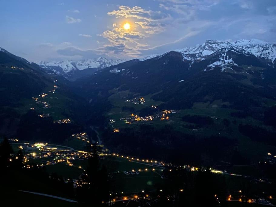 Ferienhaus Zillertal Panorama Blick Balkon Sauna Zellberg エクステリア 写真