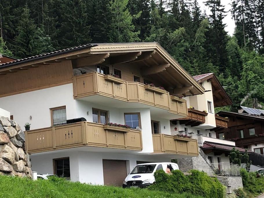 Ferienhaus Zillertal Panorama Blick Balkon Sauna Zellberg エクステリア 写真
